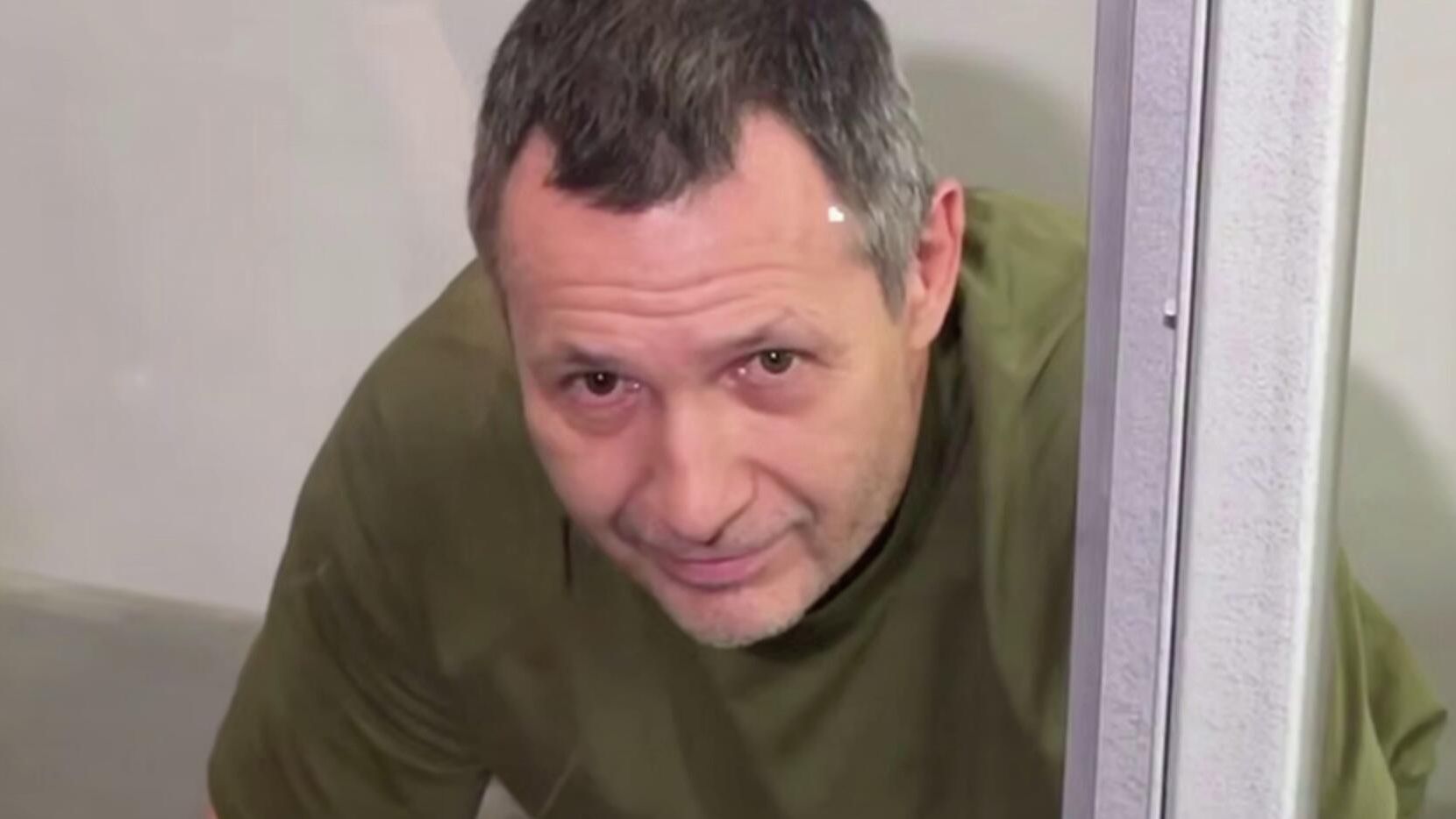 Подозреваемый в убийстве Андрея Парубия в суде. Кадр видео украинских СМИ - РИА Новости, 1920, 03.10.2025