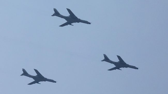 Воздушная часть военного парада на площади Тяньаньмэнь в Пекине