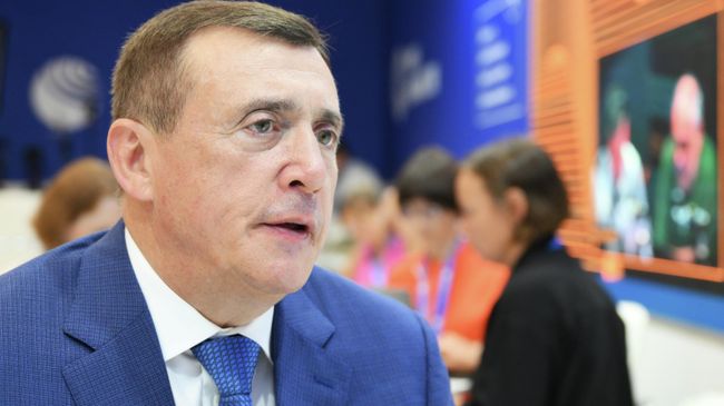 Губернатор Сахалинской области Валерий Лимаренко на стенде РИА Новости