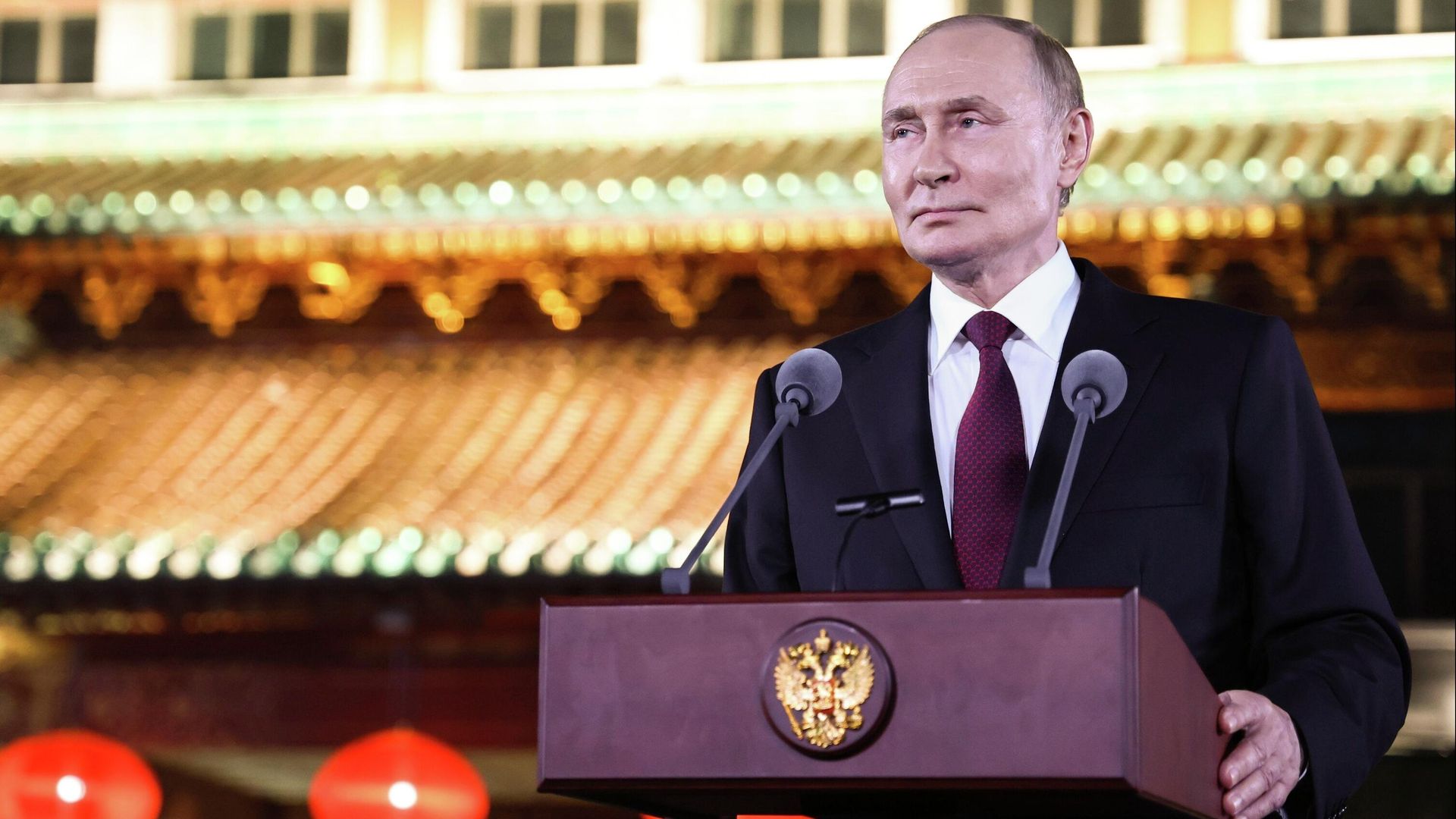 Президент РФ Владимир Путин во время подхода к представителям СМИ в резиденции Дяоюйтай в Пекине - РИА Новости, 1920, 03.09.2025