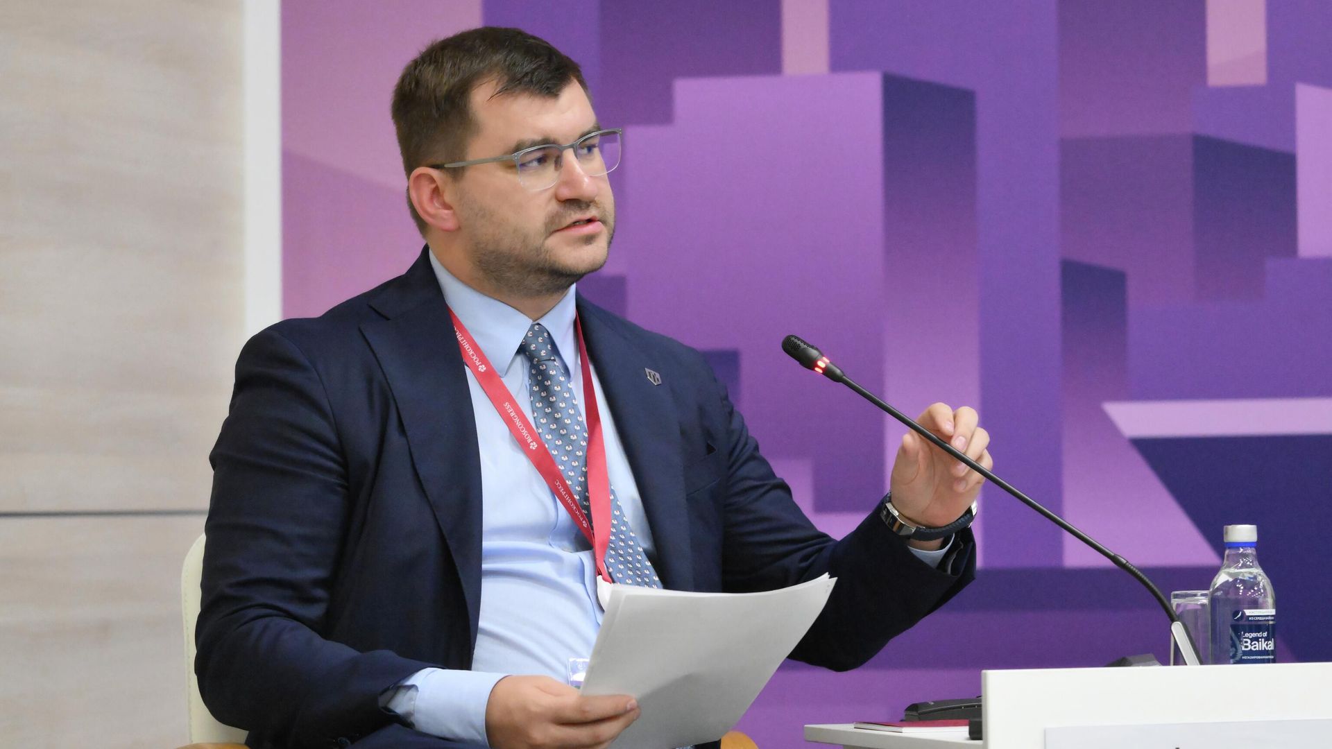 Президент Ассоциации электрометаллургических предприятий России Иван Демченко на сессии бизнес-диалога Россия - Таиланд в рамках Восточного Экономического Форума. 4 августа 2025 Президент Ассоциации электрометаллургических предприятий России Иван Демченко на сессии бизнес-диалога Россия - Таиланд в рамках Восточного Экономического Форума. 4 августа 2025 - РИА Новости, 1920, 04.09.2025