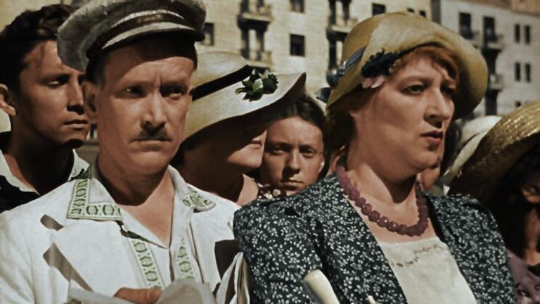 Кадр из цветной версии фильма Подкидыш Кадр из цветной версии фильма Подкидыш