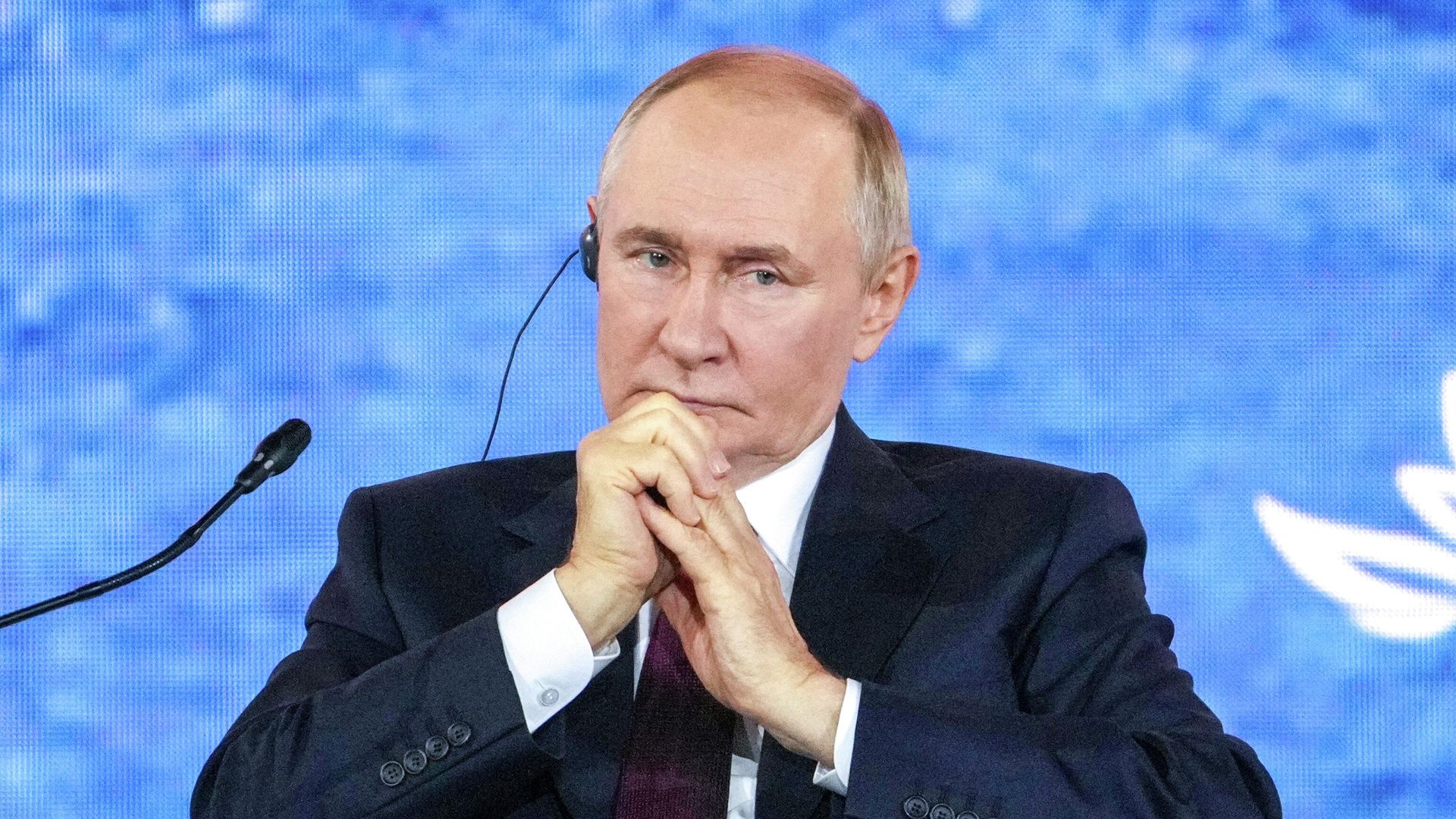 Владимир Путин на пленарной сессии Восточного экономического форума Владимир Путин на пленарной сессии Восточного экономического форума - РИА Новости, 1920, 05.09.2025