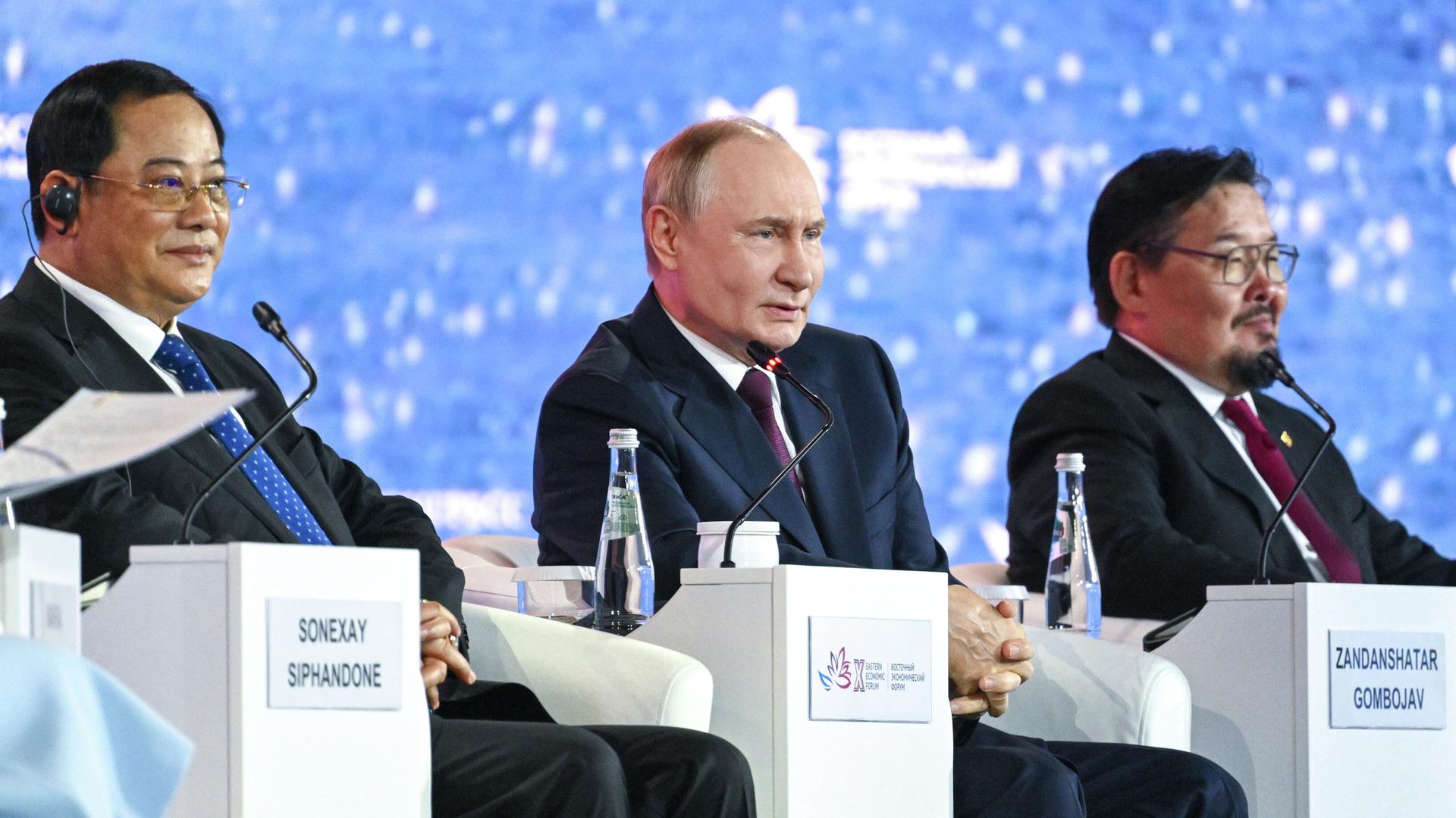 Президент России Владимир Путин на пленарной сессии Восточного экономического форума - РИА Новости, 1920, 05.09.2025