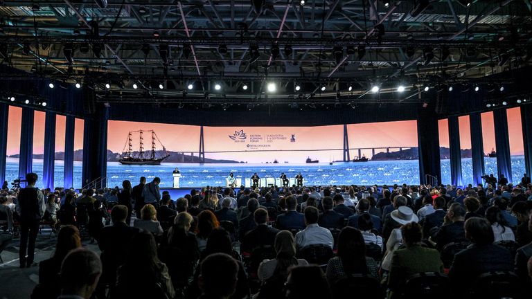 Пленарная сессия Восточного экономического форума Пленарная сессия Восточного экономического форума