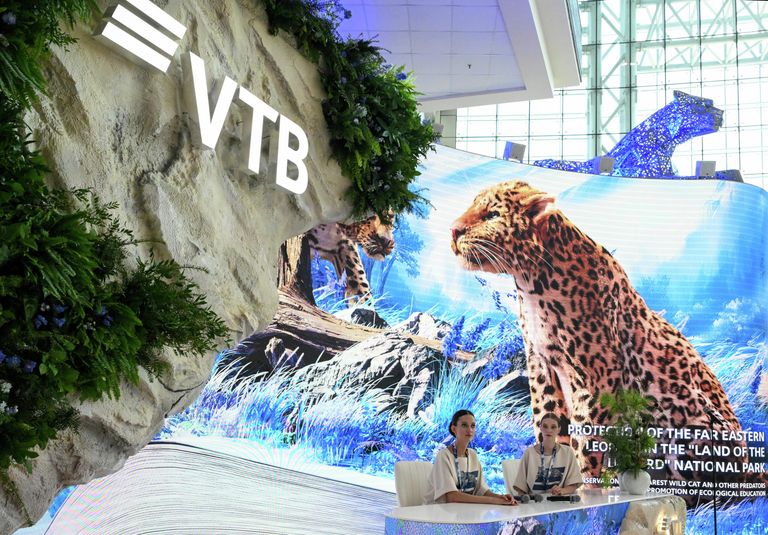 Стенд банка ВТБ на ВЭФ-2025 Стенд банка ВТБ на ВЭФ-2025