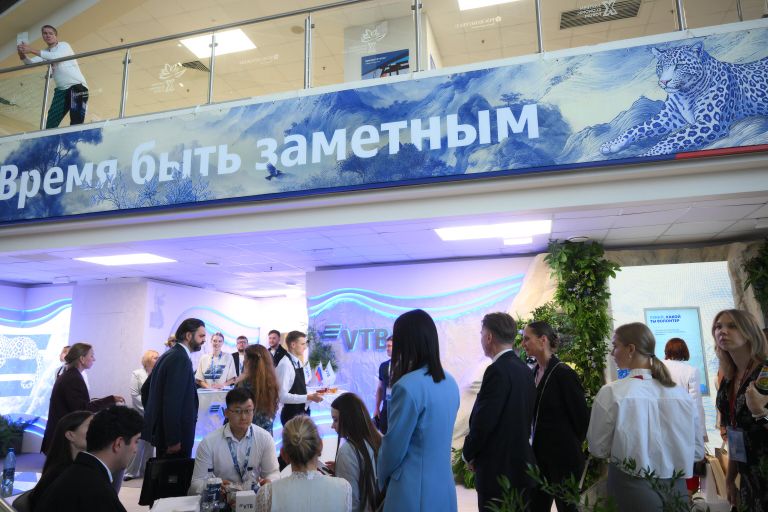 Стенд ВТБ на ВЭФ-2025 Стенд ВТБ на ВЭФ-2025