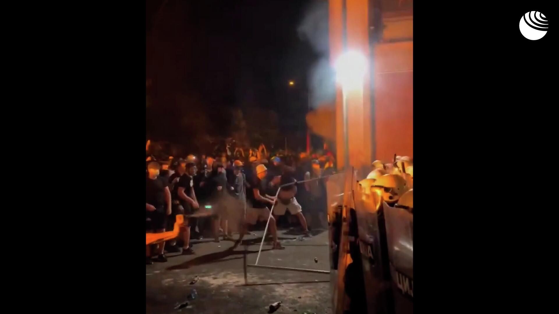 Беспорядки на протесте студентов и сторонников оппозиции в Нови-Саде - РИА Новости, 1920, 06.09.2025