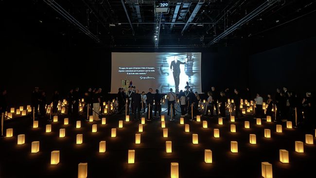 Прощание с модельером Джорджо Армани в выставочном центре Модного дома Armani/Teatro в Милане Прощание с модельером Джорджо Армани в выставочном центре Модного дома Armani/Teatro в Милане