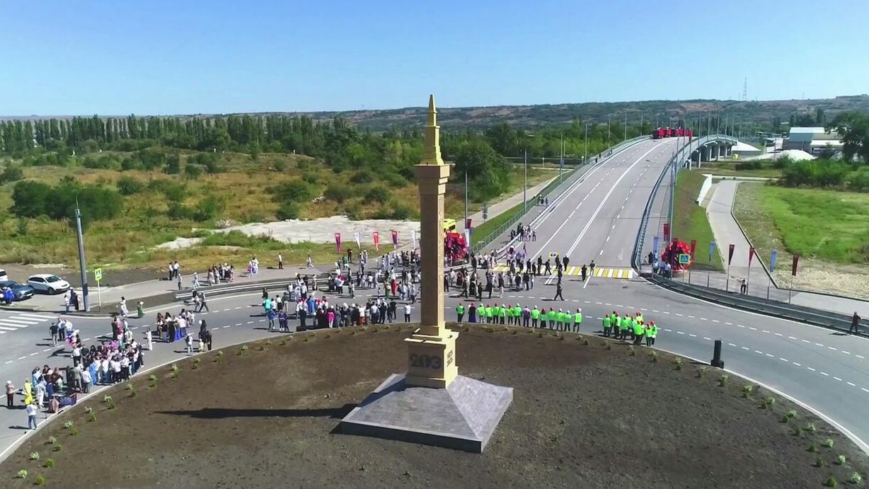 Церемония открытия проспекта 200-летия города, стелы и надземного автомобильного переезда в Черкесске - РИА Новости, 1920, 06.09.2025