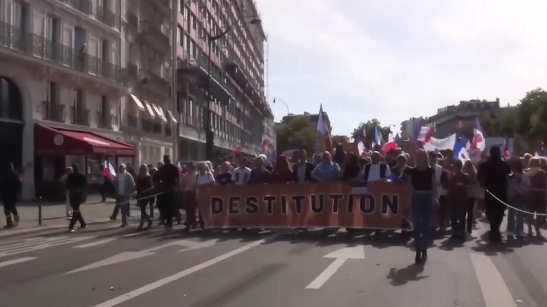 Акция протеста в Париже против политики Макрона Акция протеста в Париже против политики Макрона - РИА Новости, 1920, 07.09.2025