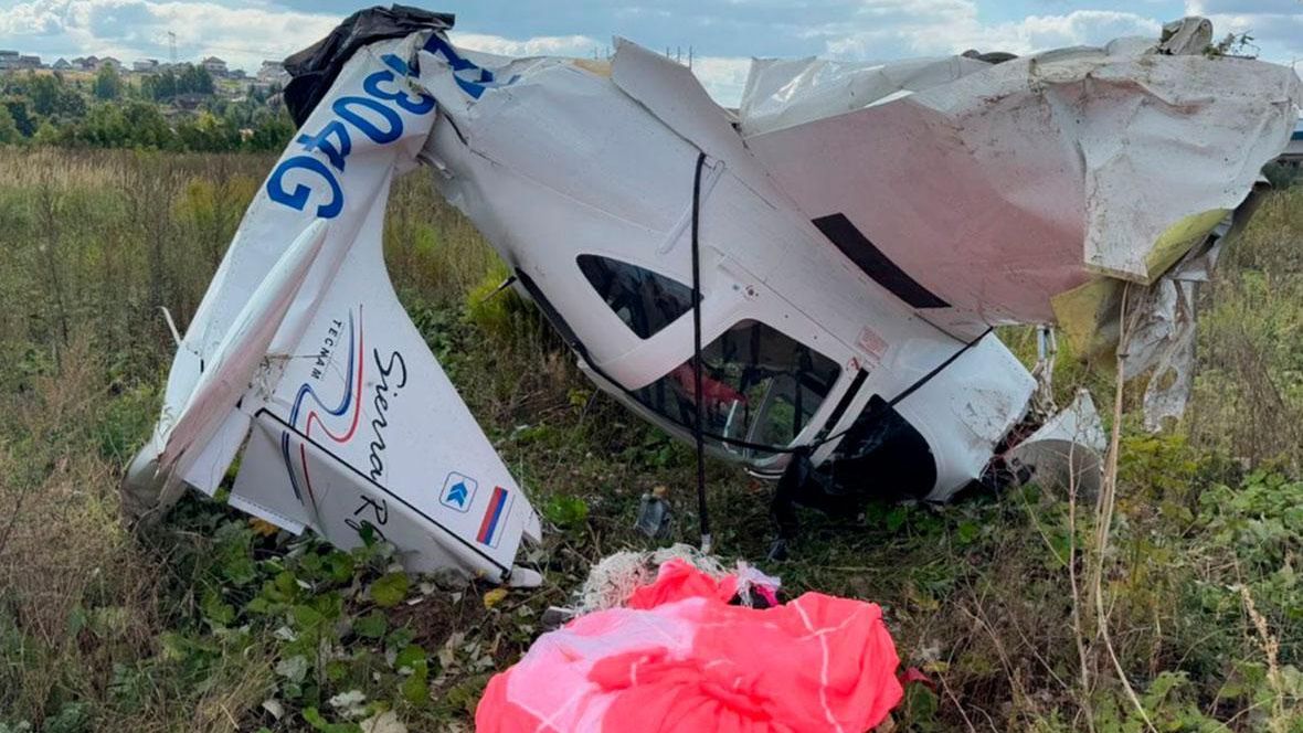 Последствия аварийной посадки легкомоторного самолета в Московской области Последствия аварийной посадки легкомоторного самолета в Московской области - РИА Новости, 1920, 08.09.2025