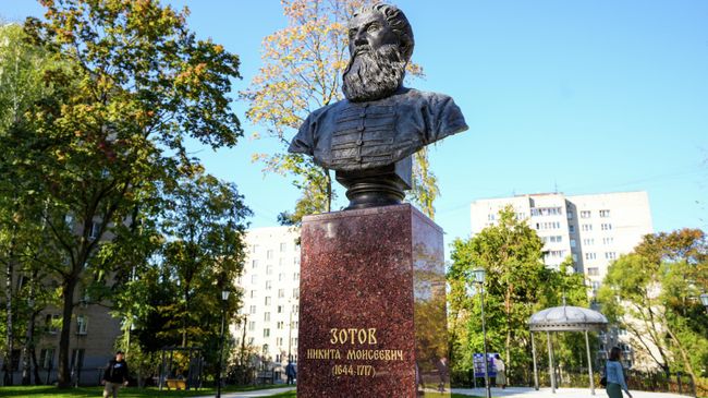 Памятник Никите Зотову в Лыткарино 