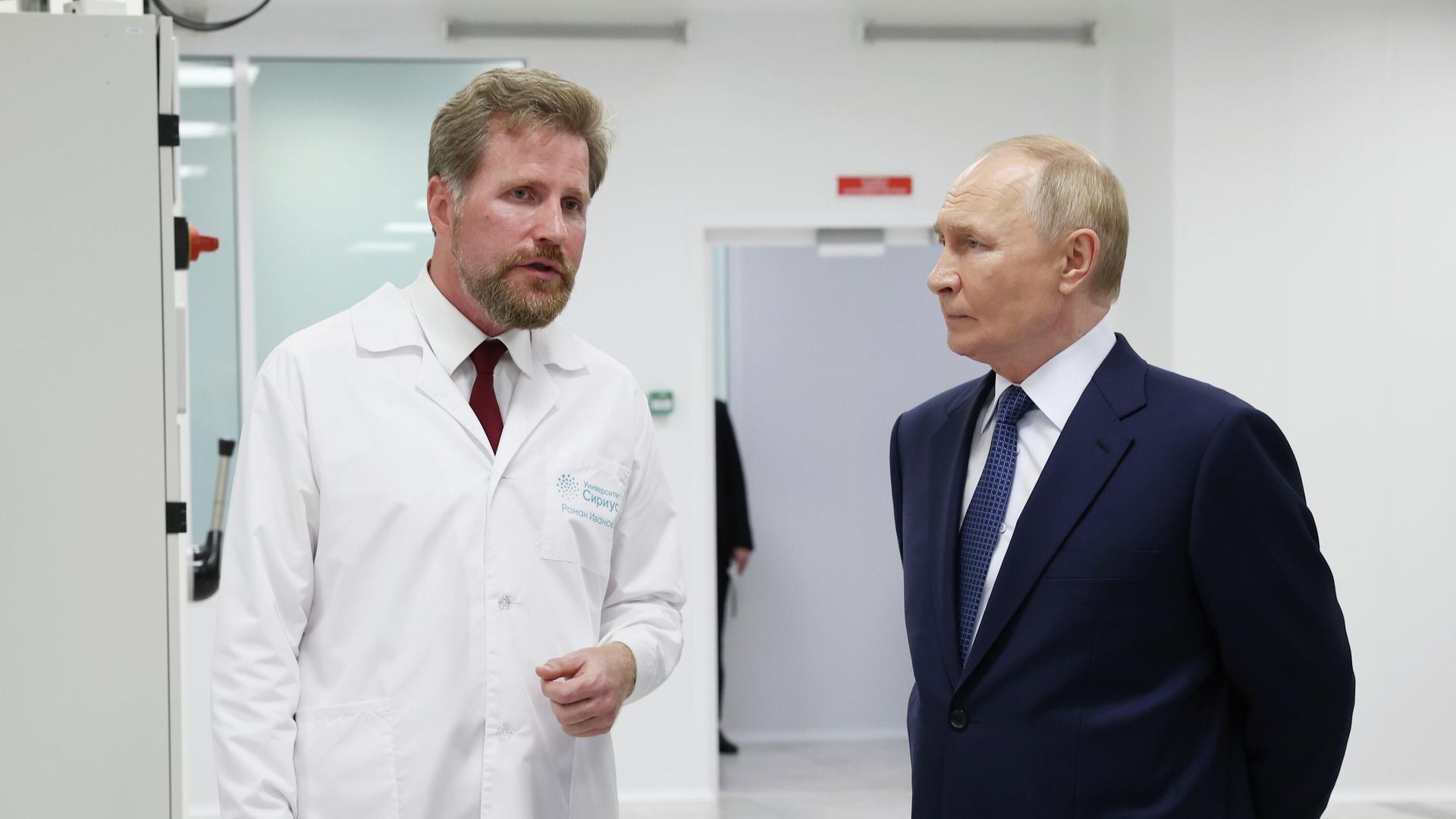 Президент РФ Владимир Путин посещает лабораторный комплекс научно-технологического университета Сириус - РИА Новости, 1920, 09.09.2025