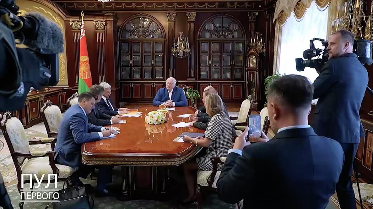 Встреча Александра Лукашенко и Джона Коула Встреча Александра Лукашенко и Джона Коула - РИА Новости, 1920, 11.09.2025