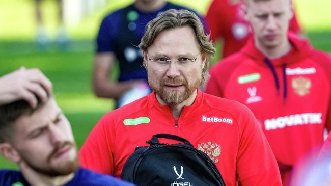 Валерий Карпин