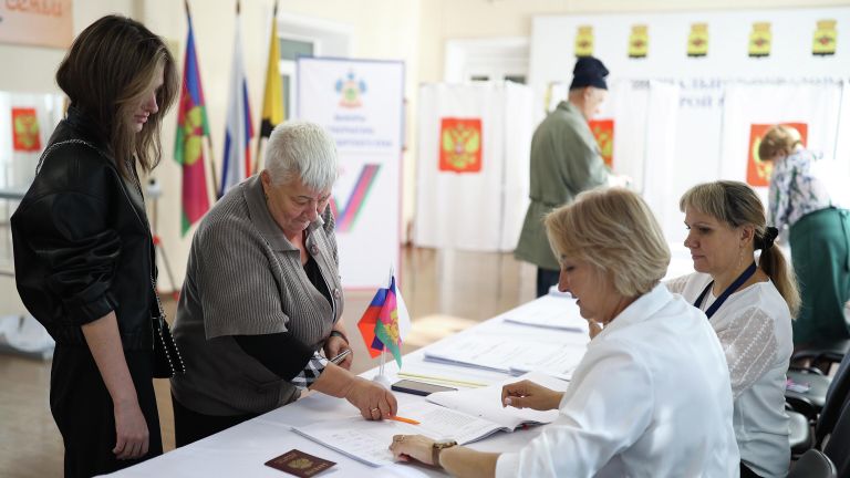 Местные жители на выборах губернатора Краснодарского края и депутатов городской думы Краснодара в станице Натухаевская Местные жители на выборах губернатора Краснодарского края и депутатов городской думы Краснодара в станице Натухаевская