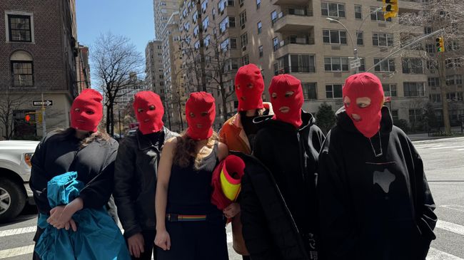 Участницы группы Pussy Riot в Нью-Йорке