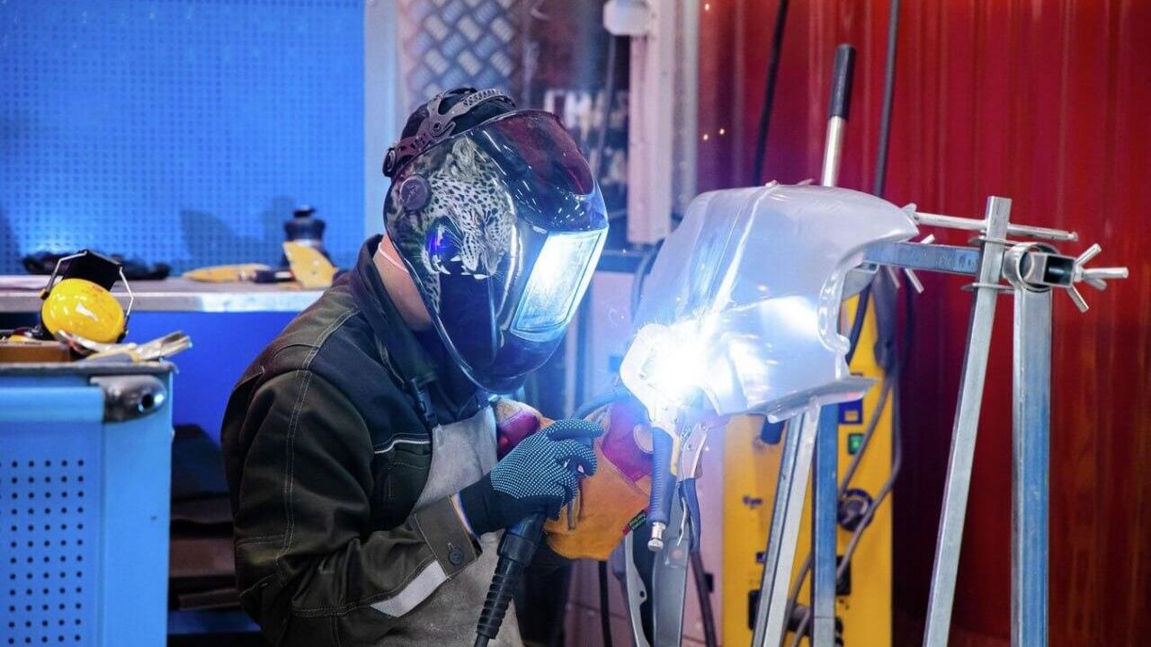 Компетенция Ручная лазерная сварка Компетенция Ручная лазерная сварка - РИА Новости, 1920, 15.09.2025