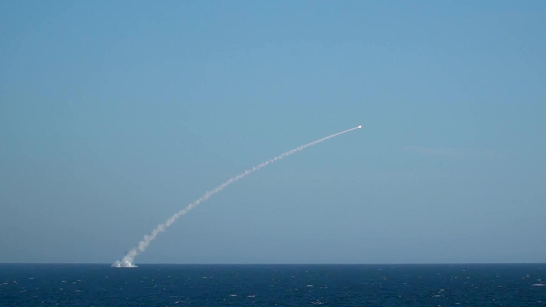 Экипаж атомного подводного ракетного крейсера Архангельск проводит практическую стрельбу крылатой ракетой Калибр по морской цели в Баренцевом море в рамках совместных стратегических учений Запад-2025 Экипаж атомного подводного ракетного крейсера Архангельск проводит практическую стрельбу крылатой ракетой Калибр по морской цели в Баренцевом море в рамках совместных стратегических учений Запад-2025 - РИА Новости, 1920, 17.02.2026