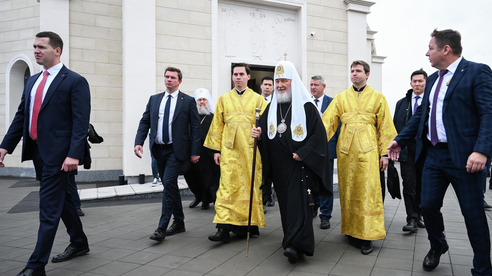 Патриарх Московский и всея Руси Кирилл после церемонии освящения храма имени Сергия Радонежского в Астане - РИА Новости, 1920, 18.09.2025