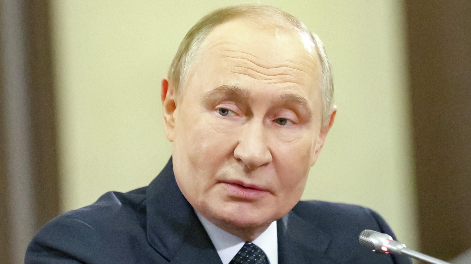 Путин о соблазне напечатать деньги и раздать Путин о соблазне напечатать деньги и раздать - РИА Новости, 1920, 18.09.2025