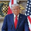 Дональд Трамп во время пресс-конференции с Киром Стармером