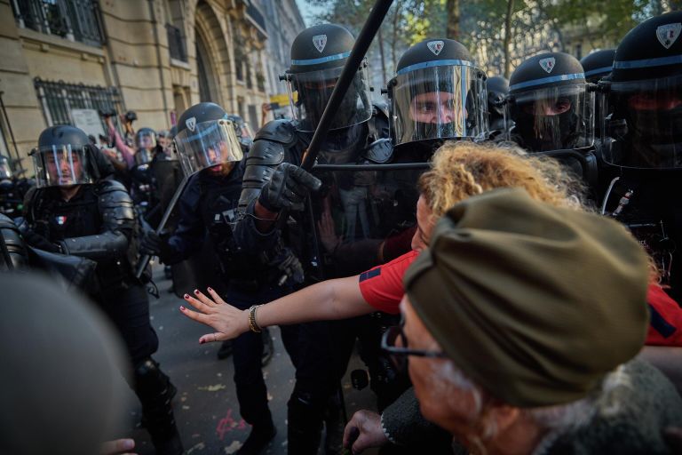 Протесты в Париже Протесты в Париже