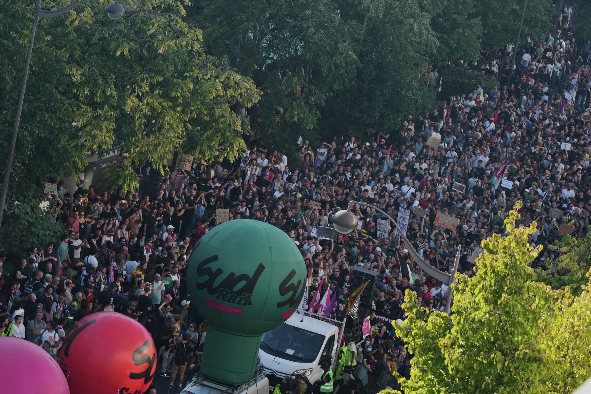 Акции протеста, организованные крупнейшими профсоюзами против сокращения бюджета, в Париже Акции протеста, организованные крупнейшими профсоюзами против сокращения бюджета, в Париже - РИА Новости, 1920, 14.10.2025