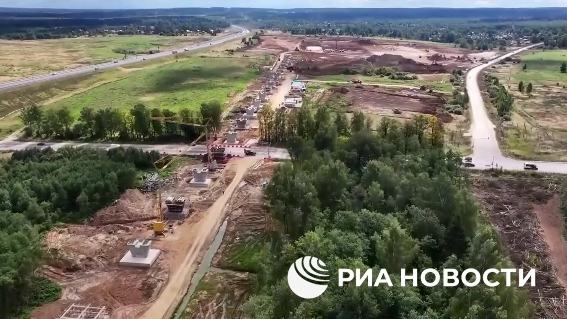 Строительство высокоскоростной железнодорожной магистрали (ВСМ) Москва-Санкт-Петербург. Кадры с коптера - РИА Новости, 1920, 20.09.2025