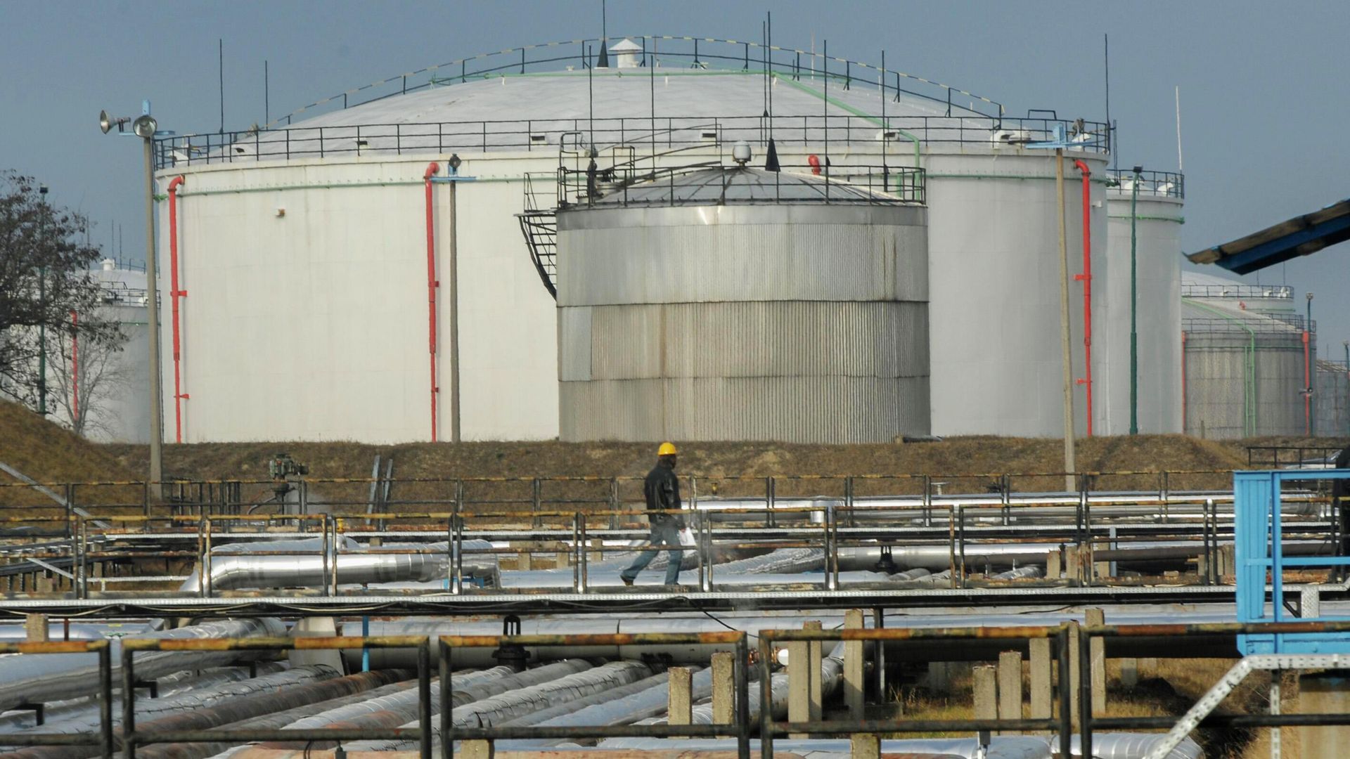 Приемная площадка нефтепровода Дружба Приемная площадка нефтепровода Дружба - РИА Новости, 1920, 13.02.2026