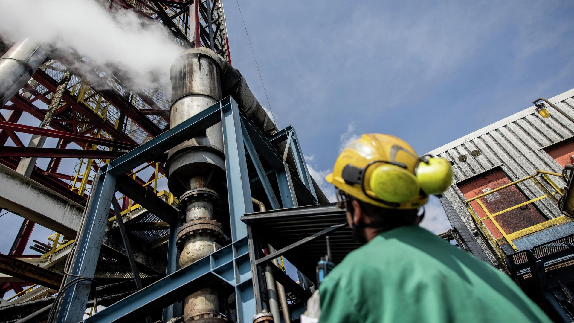 Нефтеперерабатывающий завод Дуна в Венгрии Нефтеперерабатывающий завод Дуна в Венгрии - РИА Новости, 1920, 20.09.2025