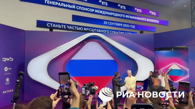 Shaman на красной ковровой дорожке конкурса Интервидение