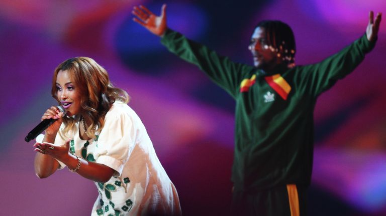Нетсанет Султан выступает на международном музыкальном конкурсе Интервидение в Москве