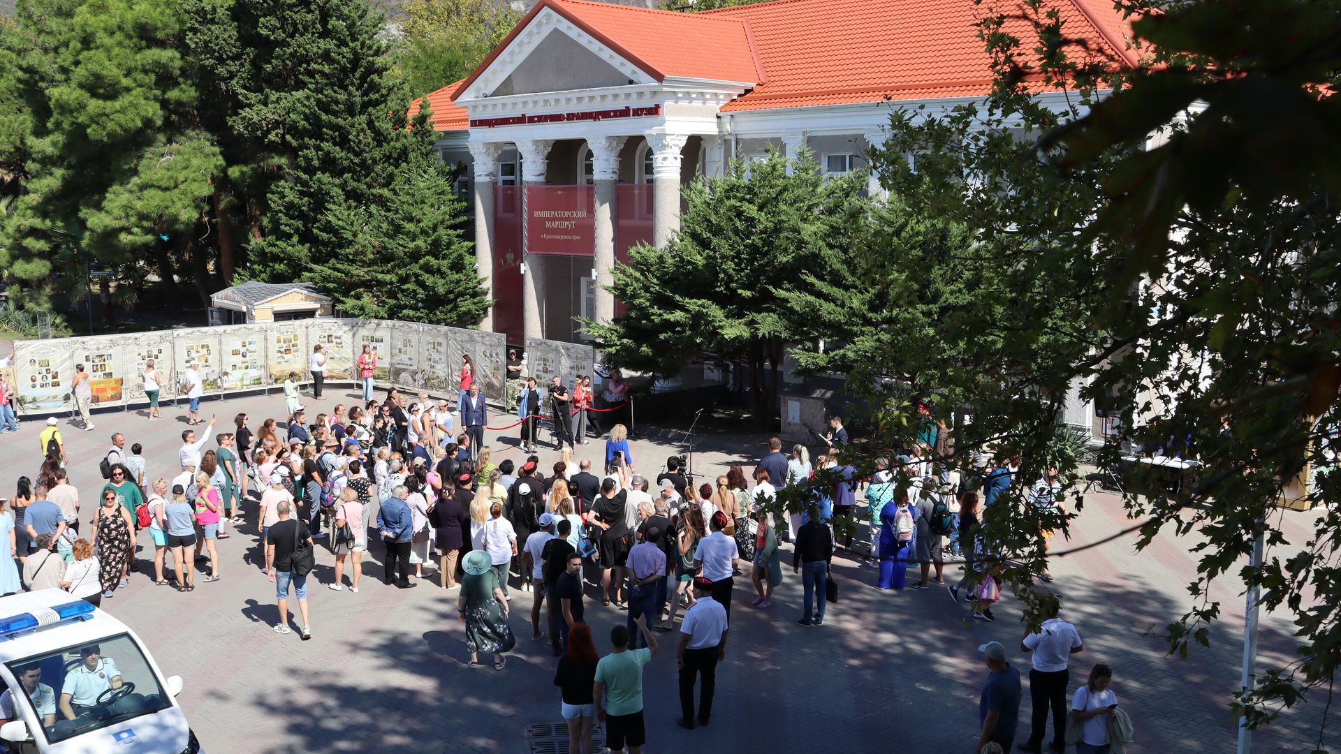 Открытие памятной доски в честь визита в город Императора Николая I с Цесаревичем Александром Николаевичем в 1837 году в Геленджике Открытие памятной доски в честь визита в город Императора Николая I с Цесаревичем Александром Николаевичем в 1837 году в Геленджике - РИА Новости, 1920, 20.09.2025