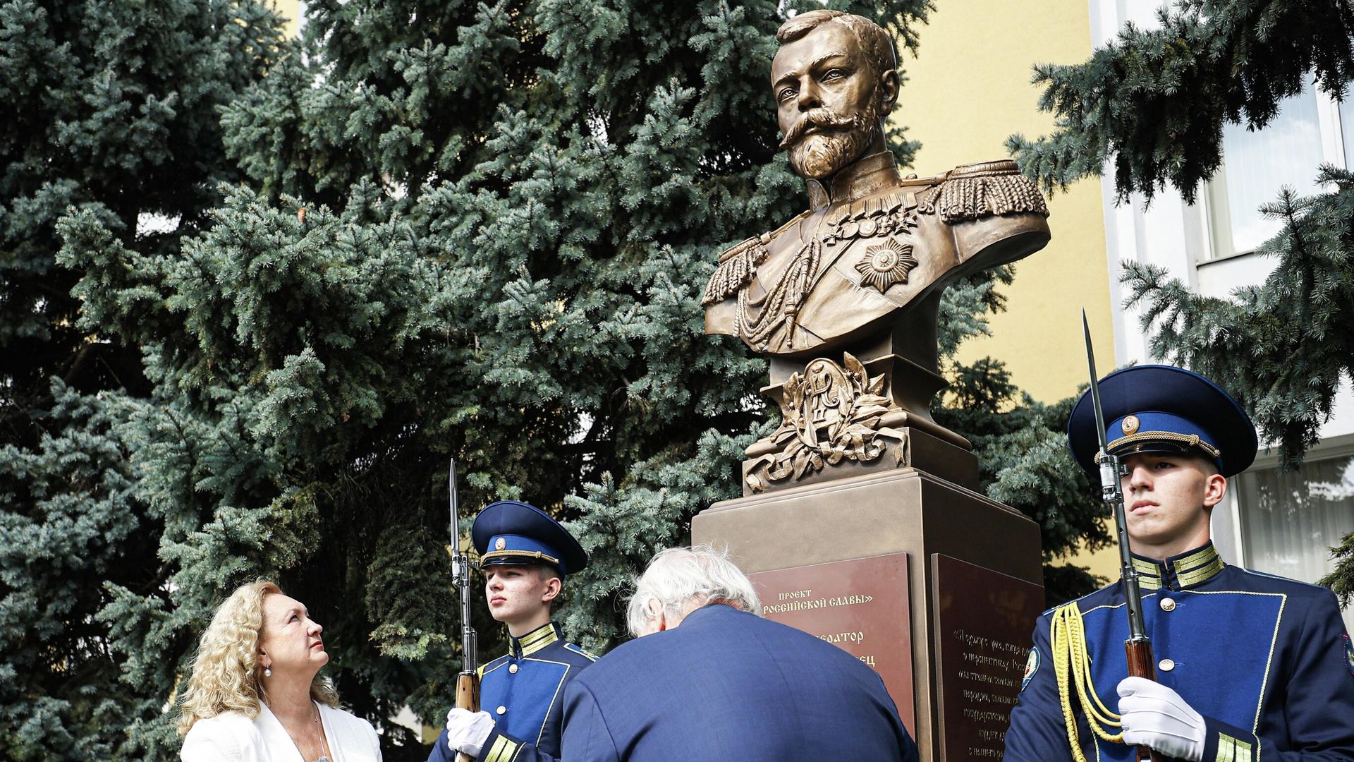 Председатель Наблюдательного совета и основательница Фонда содействия возрождению традиций милосердия и благотворительности Анна Громова на открытии бюста императору Николаю II в Краснодарском президентском кадетском училище Председатель Наблюдательного совета и основательница Фонда содействия возрождению традиций милосердия и благотворительности Анна Громова на открытии бюста императору Николаю II в Краснодарском президентском кадетском училище - РИА Новости, 1920, 21.09.2025
