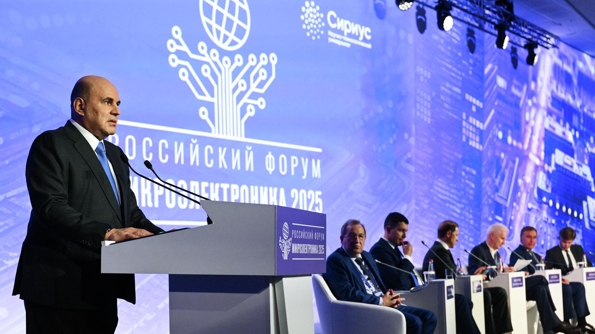 Председатель правительства РФ Михаил Мишустин участвует в пленарном заседании Российского форума Микроэлектроника 2025 Председатель правительства РФ Михаил Мишустин участвует в пленарном заседании Российского форума Микроэлектроника 2025 - РИА Новости, 1920, 22.09.2025