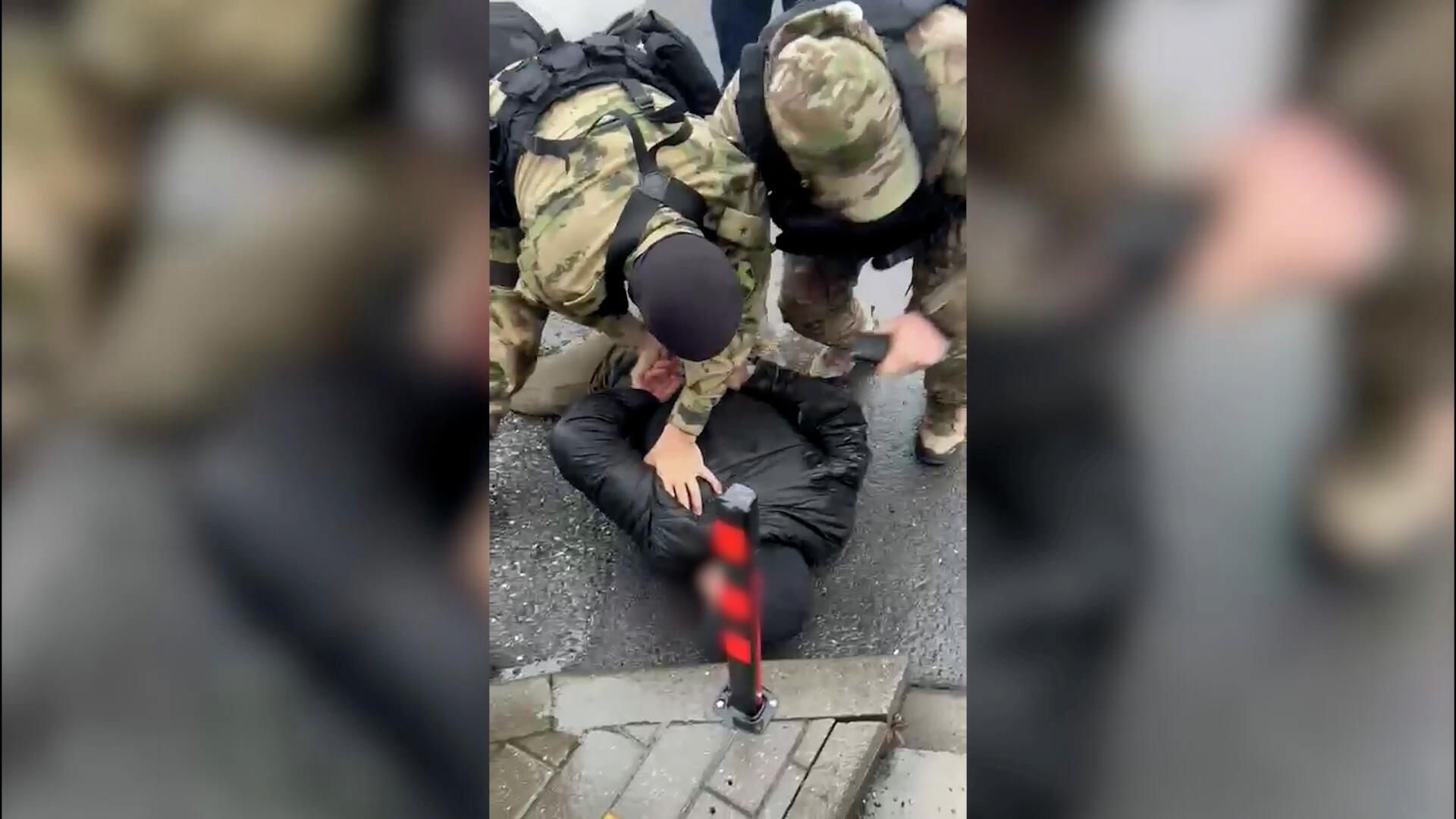 Задержание лиц, причастных к незаконному обороту оружия в 32 регионах России - РИА Новости, 1920, 22.09.2025