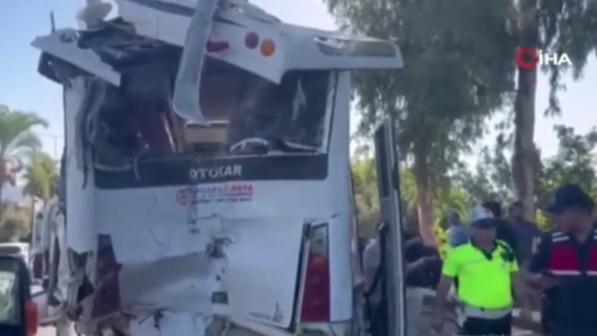 Последствия ДТП с автобусом в турецкой Аланье Последствия ДТП с автобусом в турецкой Аланье - РИА Новости, 1920, 23.09.2025