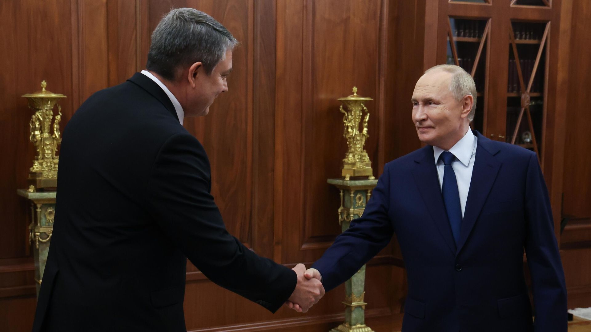 Президент РФ Владимир Путин и глава Луганской Народной Республики Леонид Пасечник во время встречи - РИА Новости, 1920, 23.09.2025