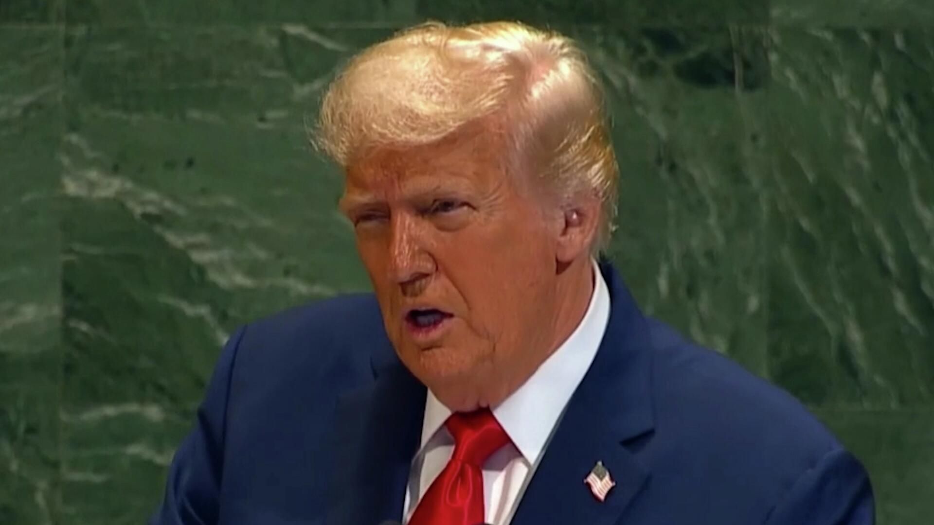 Трамп о миграционном кризисе в Европе: Ваши страны катятся в ад - РИА Новости, 1920, 23.09.2025