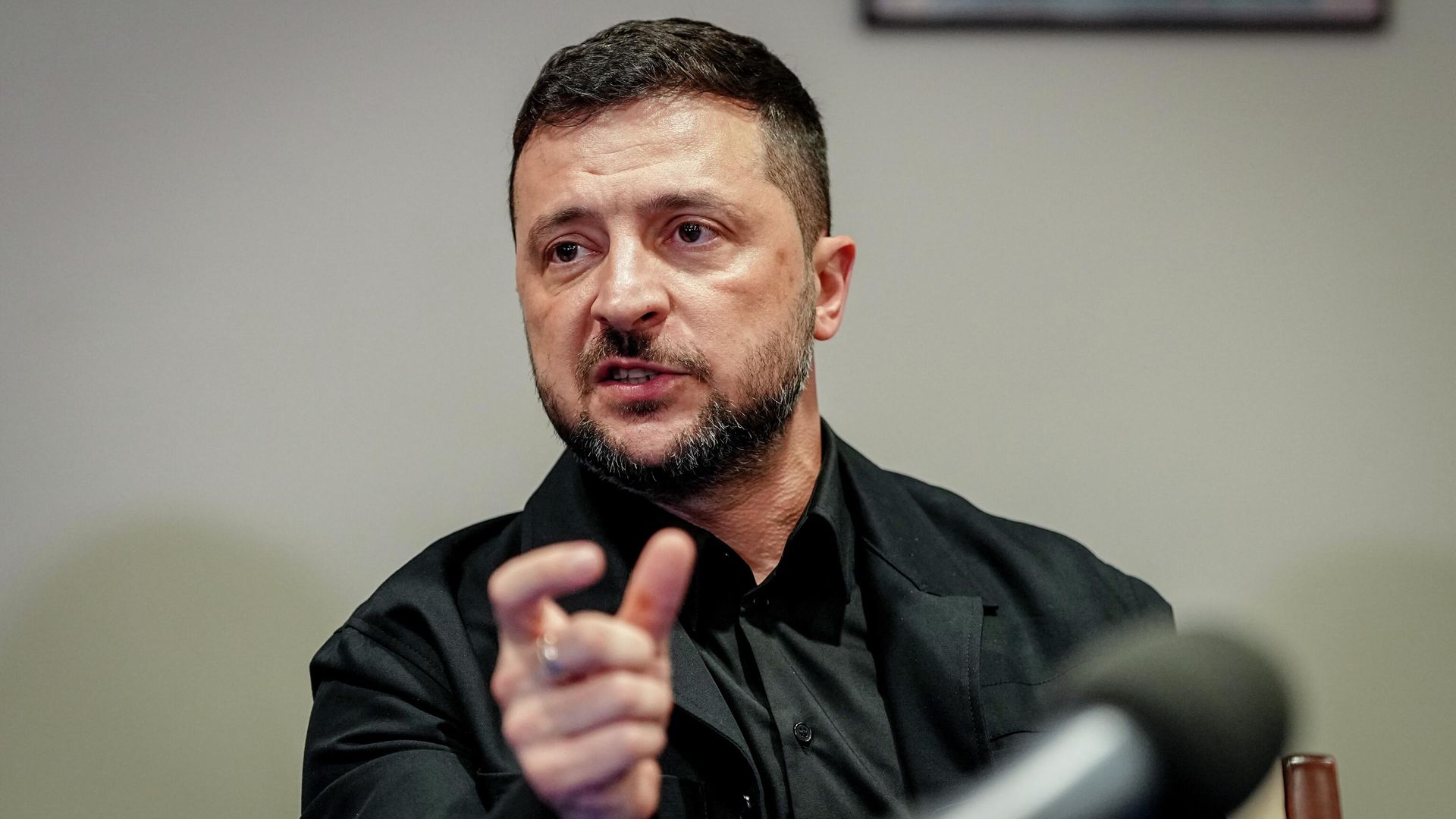 Владимир Зеленский общается с журналистами во время Генеральной Ассамблеи ООН. 23 сентября 2025 - РИА Новости, 1920, 23.09.2025