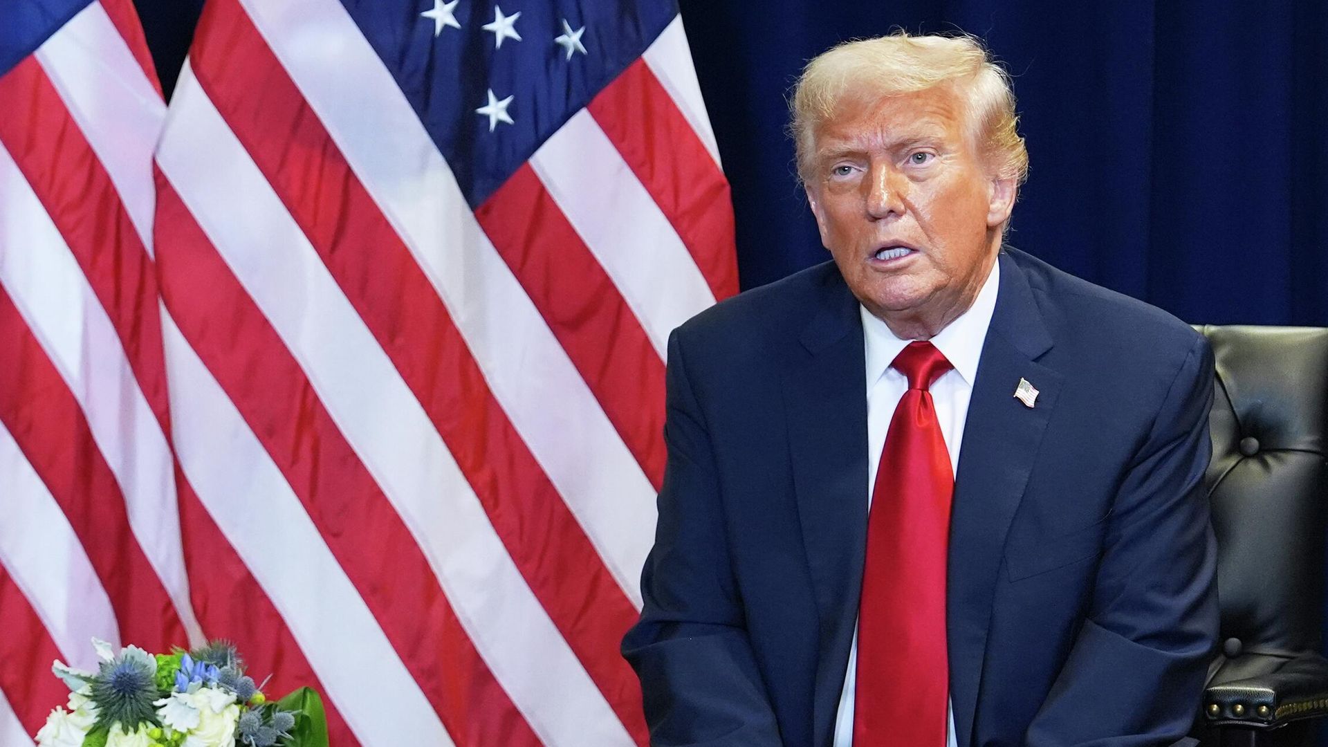 Президент США Дональд Трамп и президент Франции Эмманюэль Макрон во время встречи на полях Генассамблеи ООН. 23 сентября 2025 Президент США Дональд Трамп и президент Франции Эмманюэль Макрон во время встречи на полях Генассамблеи ООН. 23 сентября 2025 - РИА Новости, 1920, 23.09.2025