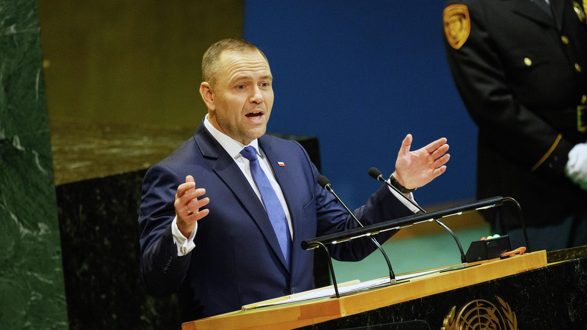 Президент Польши Кароль Навроцкий во время выступления на заседании Генассамблеи ООН. 23 сентября 2025 - РИА Новости, 1920, 24.09.2025