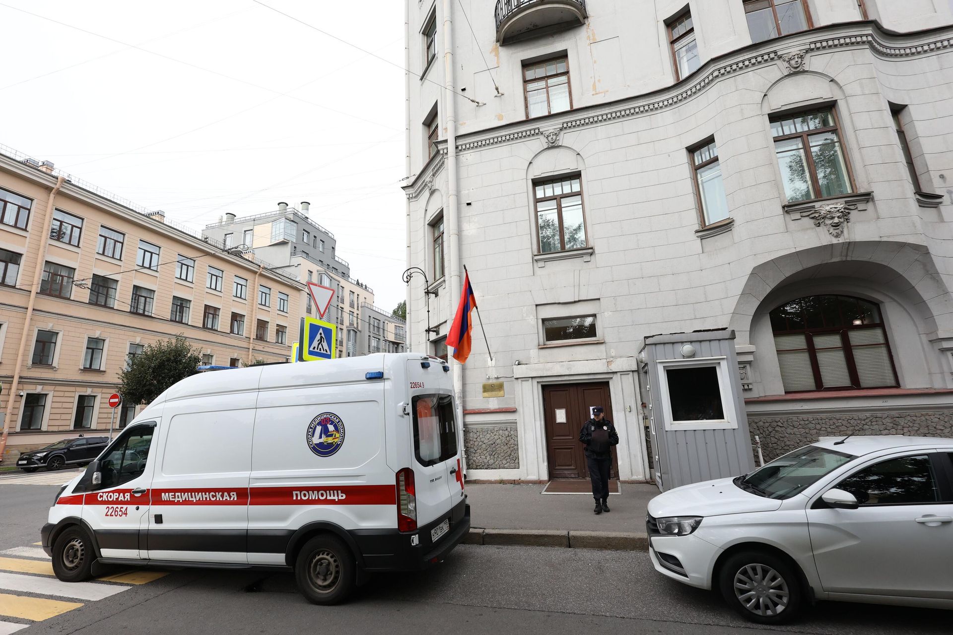 Экс-чиновника Бориса Авакяна нашли мертвым в здании консульства Армении в Петербурге  - РИА Новости, 1920, 24.09.2025