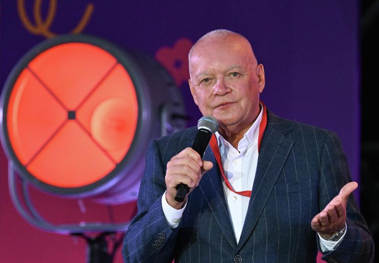 Генеральный директор медиагруппы Россия сегодня Дмитрий Киселёв на II Международном джазовом фестивале Геленджик-молодое Генеральный директор медиагруппы Россия сегодня Дмитрий Киселёв на II Международном джазовом фестивале Геленджик-молодое