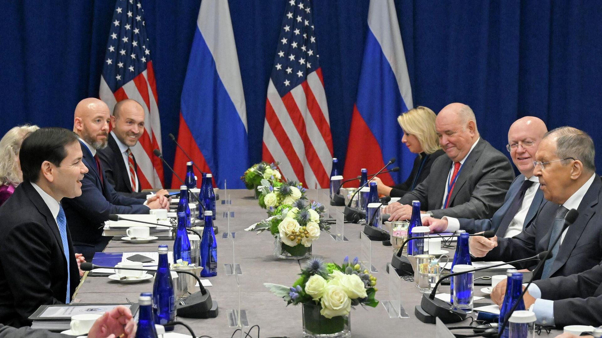 Министр иностранных дел России Сергей Лавров и госсекретарь США Марко Рубио во время встречи в Нью-Йорке Министр иностранных дел России Сергей Лавров и госсекретарь США Марко Рубио во время встречи в Нью-Йорке - РИА Новости, 1920, 24.09.2025