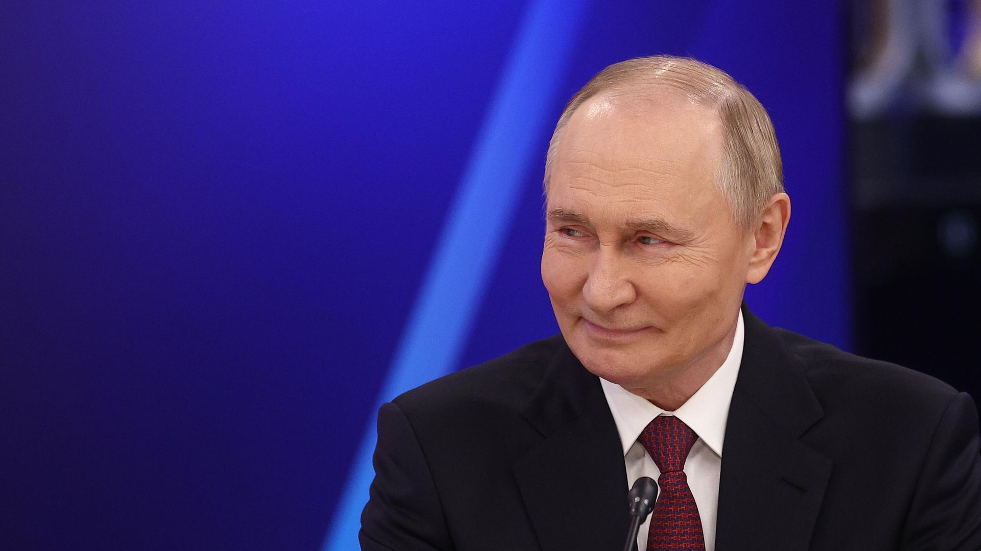 Президент России Владимир Путин на Глобальном атомном форуме в рамках Мировой атомной недели на ВДНХ Президент России Владимир Путин на Глобальном атомном форуме в рамках Мировой атомной недели на ВДНХ - РИА Новости, 1920, 25.09.2025