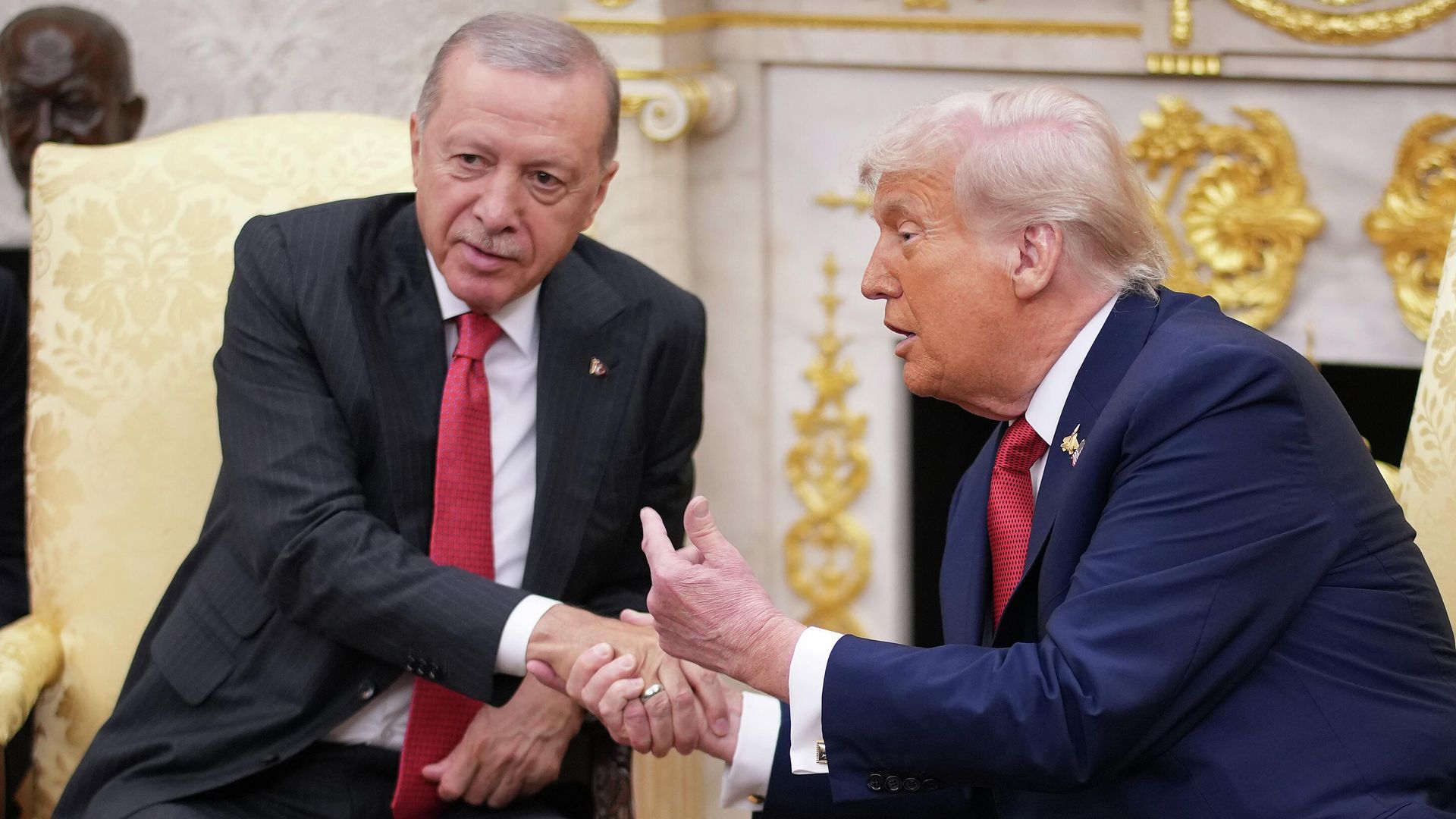 Президент США Дональд Трамп и президент Турции Реджеп Тайип Эрдоган во время встречи в Белом доме в Вашингтоне - РИА Новости, 1920, 25.09.2025
