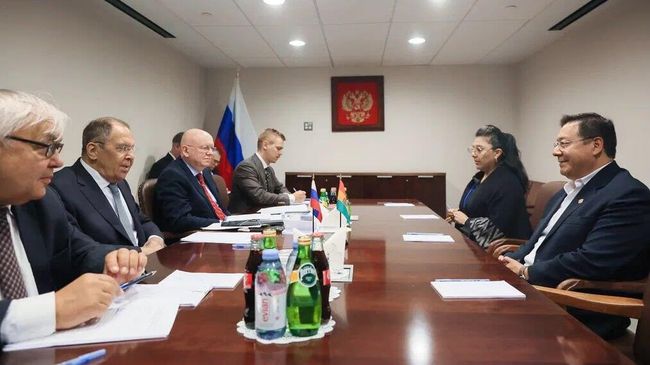 Глава МИД РФ Сергей Лавров проводит переговоры с президентом Боливии Луисом Арсе на полях Генассамблеи ООН. 25 сентября 2025